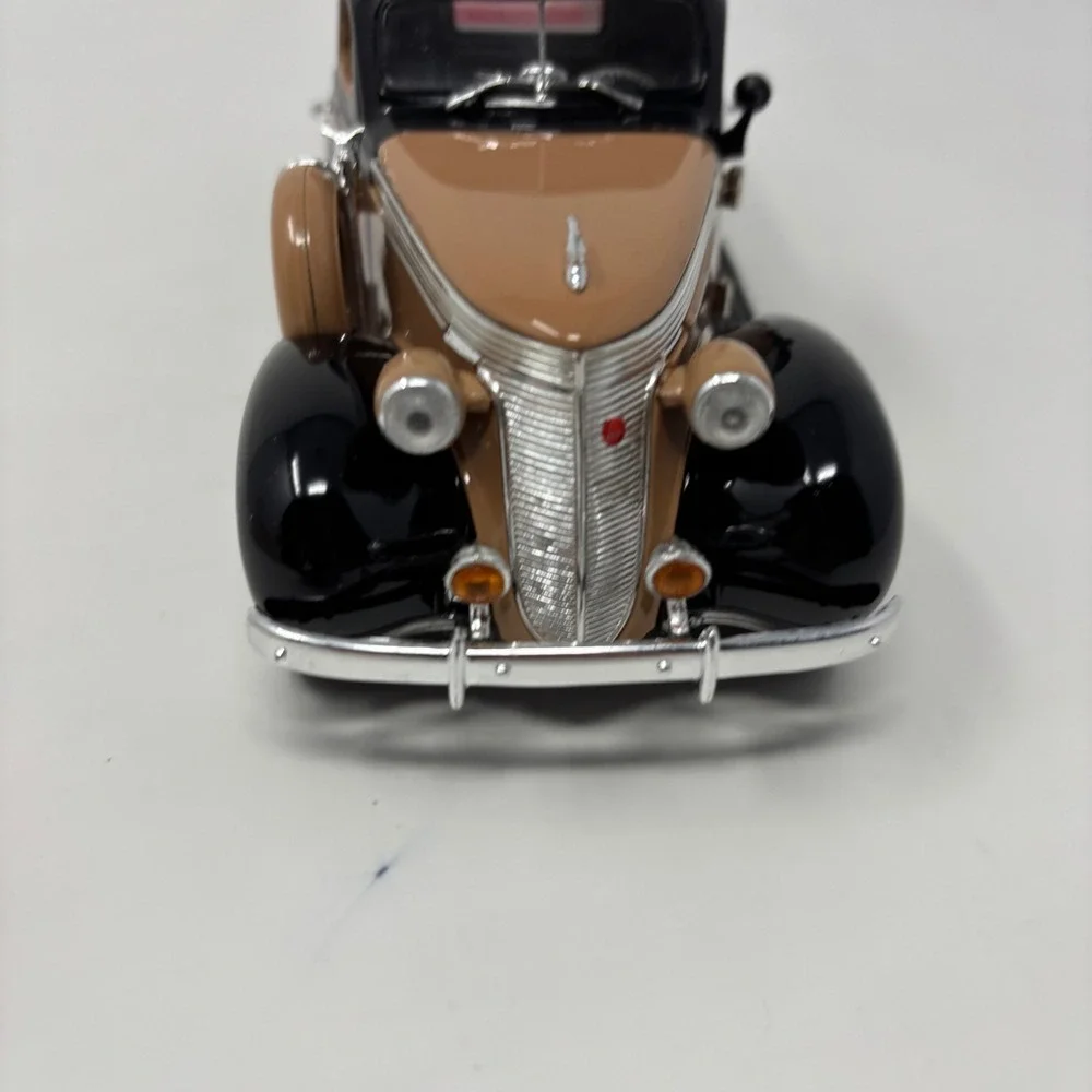 Snap-on Tools 1937 Studebaker Pickup Truck Crown Jewels Collection 1:24 Diecast